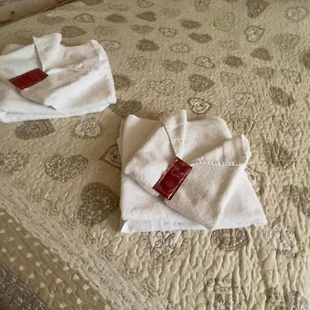 Boutique Couleurs Suds מלון